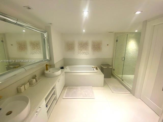 APOGEE BEACH CONDOMINIUM - Residential