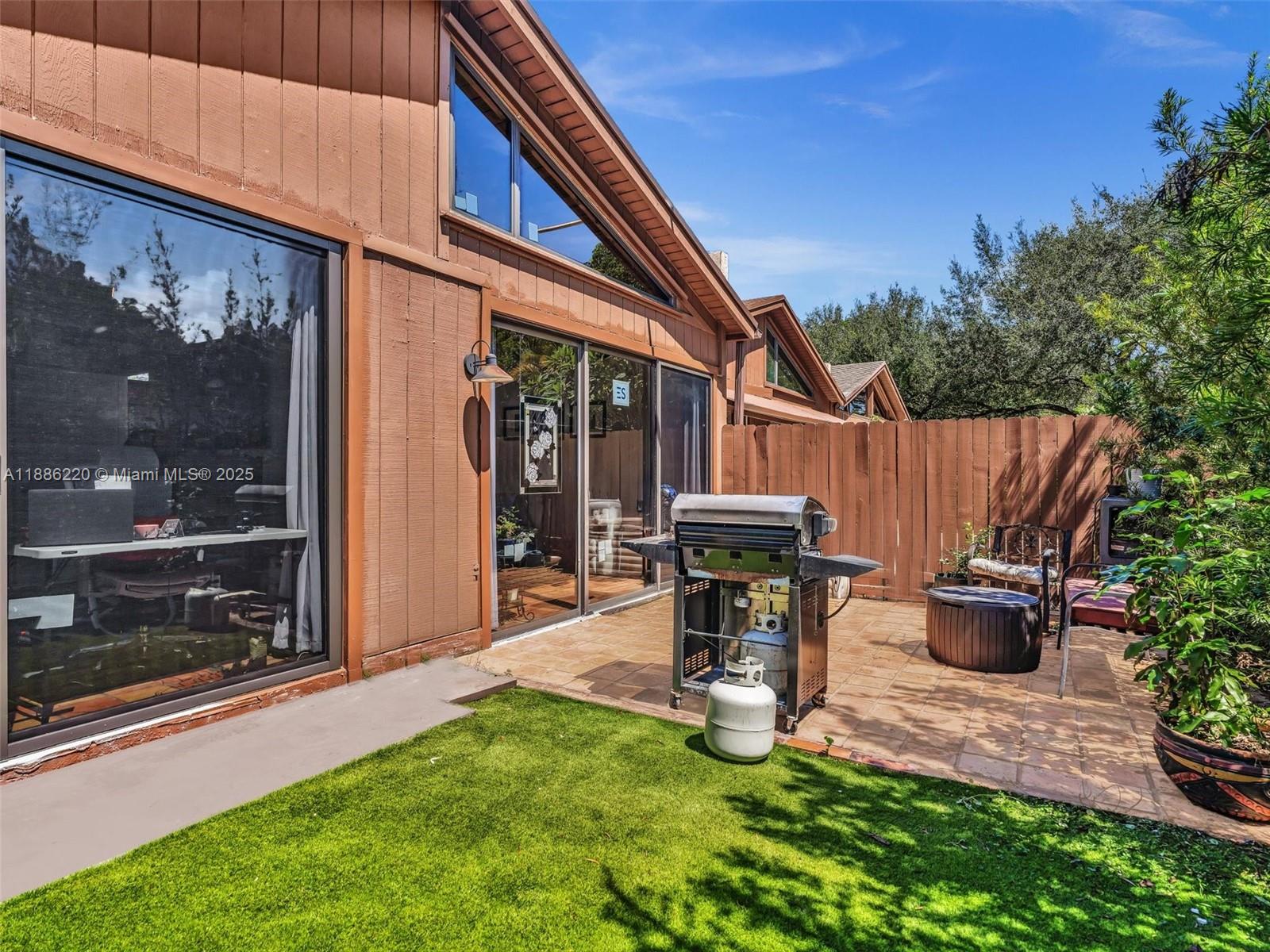 KILLIAN PINES TOWNHOUSES - Residential