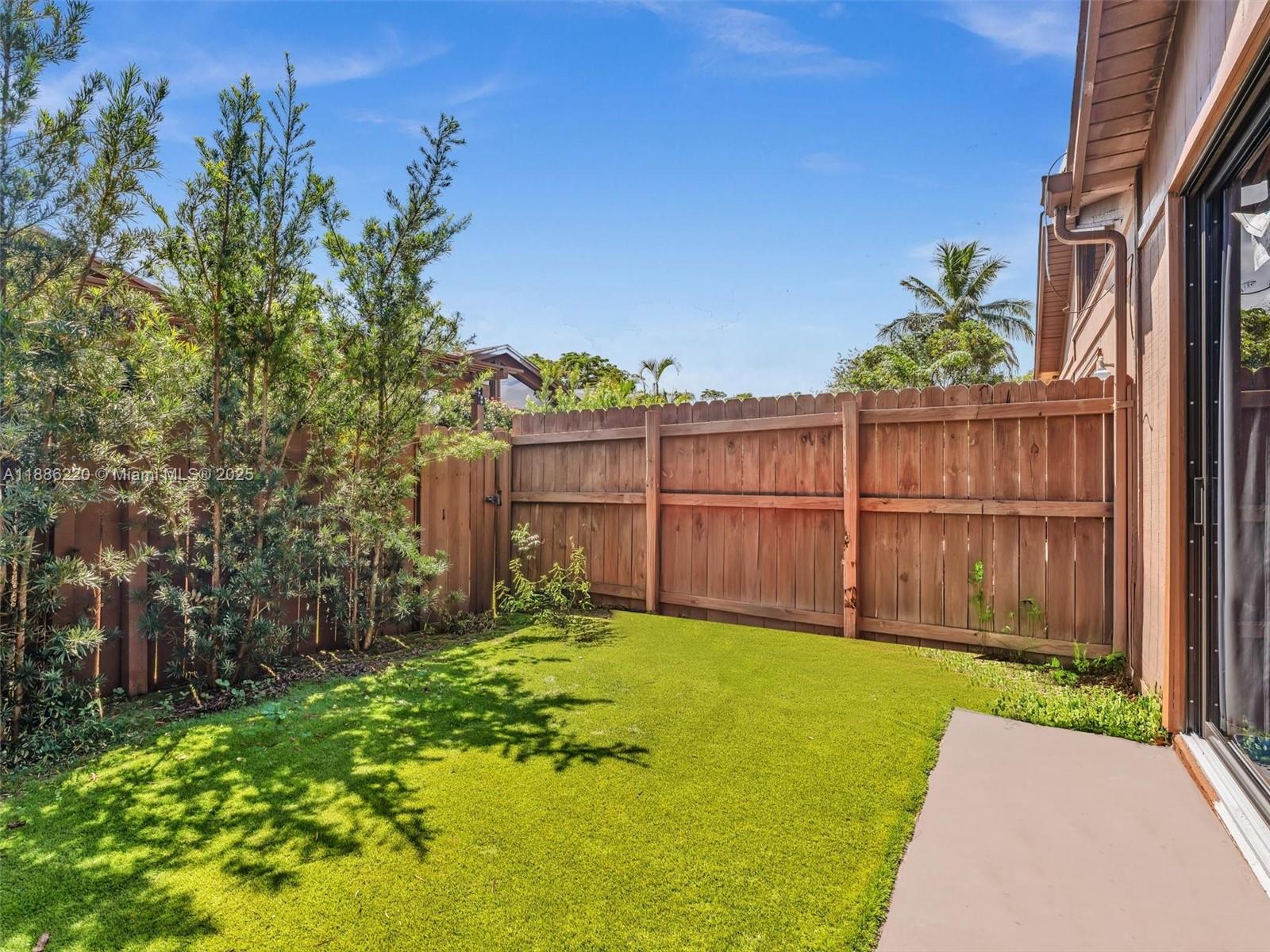 KILLIAN PINES TOWNHOUSES - Residential