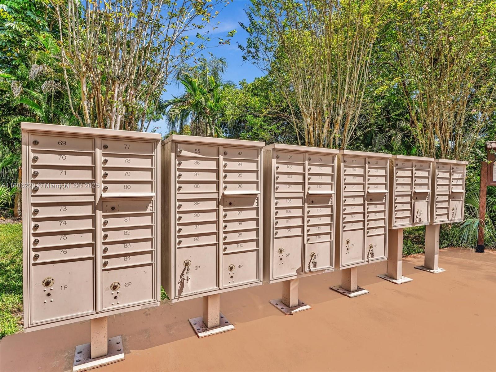 KILLIAN PINES TOWNHOUSES - Residential