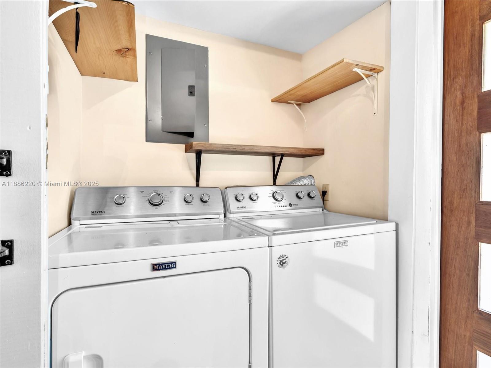 KILLIAN PINES TOWNHOUSES - Residential