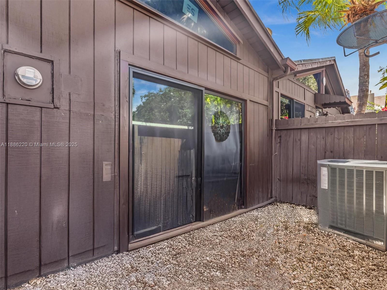 KILLIAN PINES TOWNHOUSES - Residential