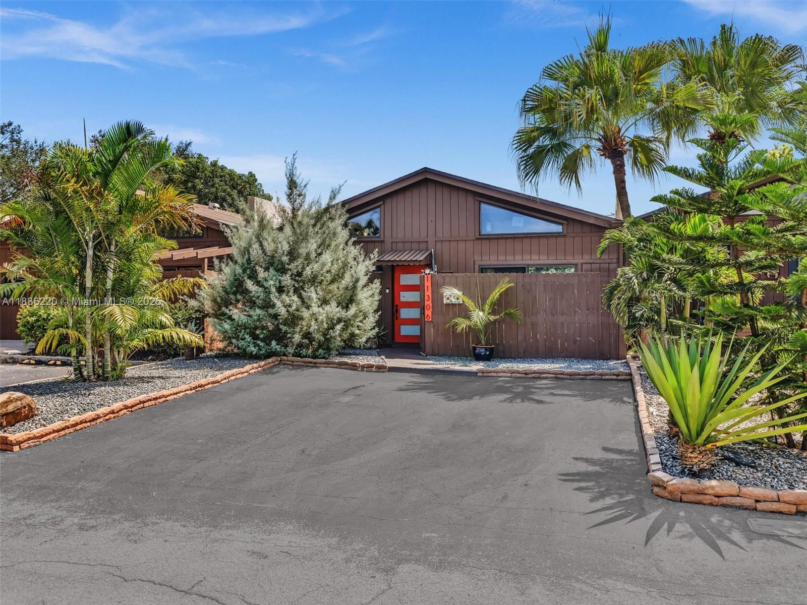 KILLIAN PINES TOWNHOUSES - Residential