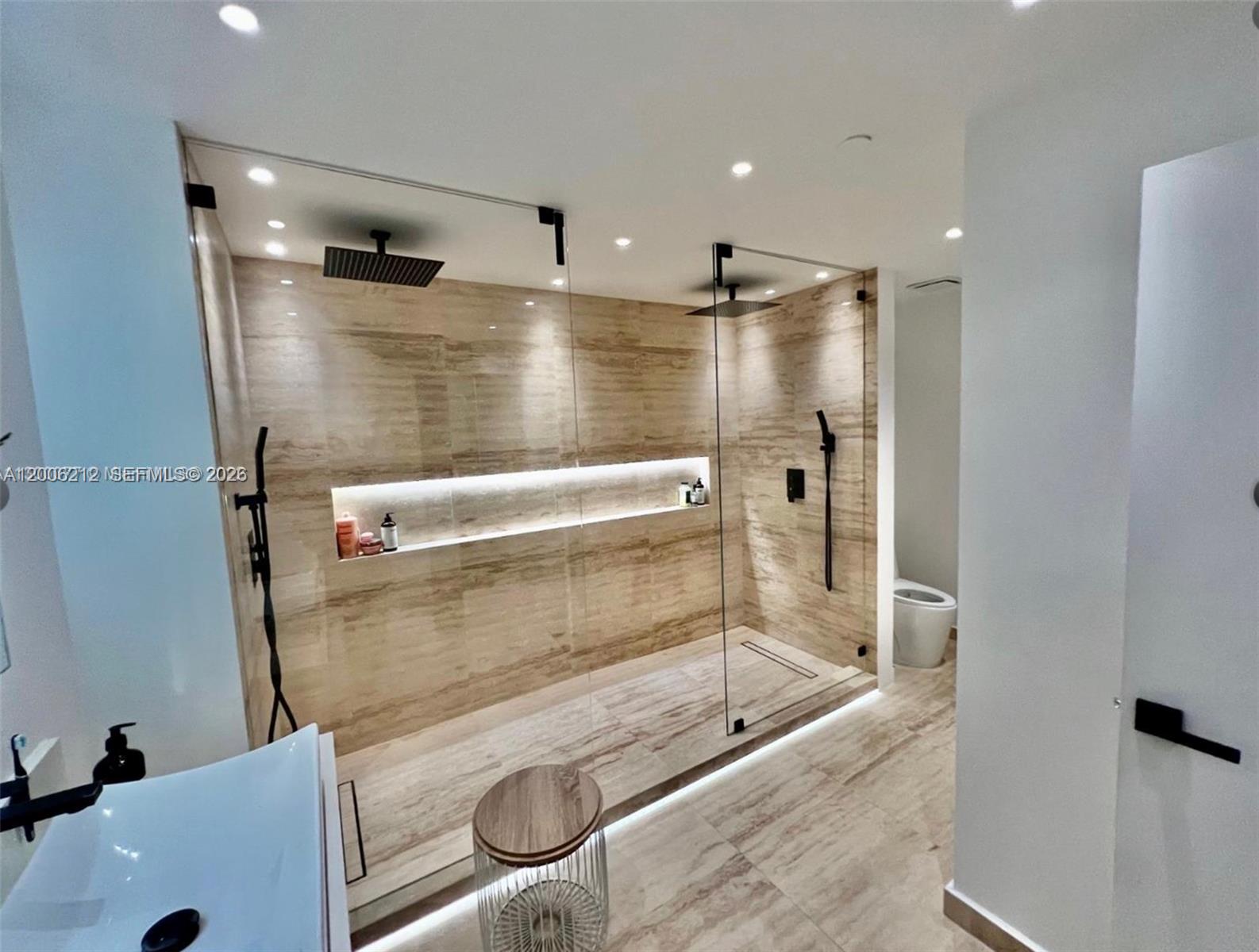 3340 NE 190th St 409