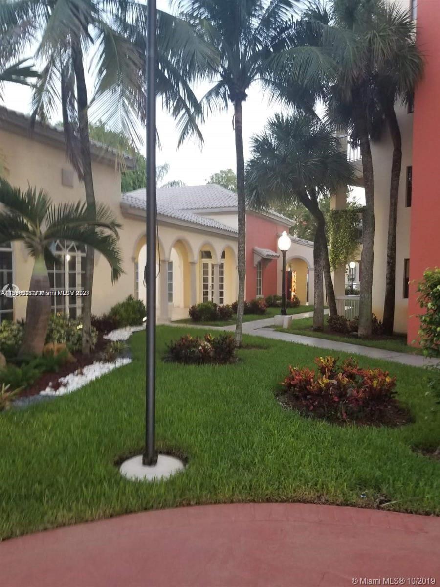 LAS VISTAS AT DORAL CONDO - Residential