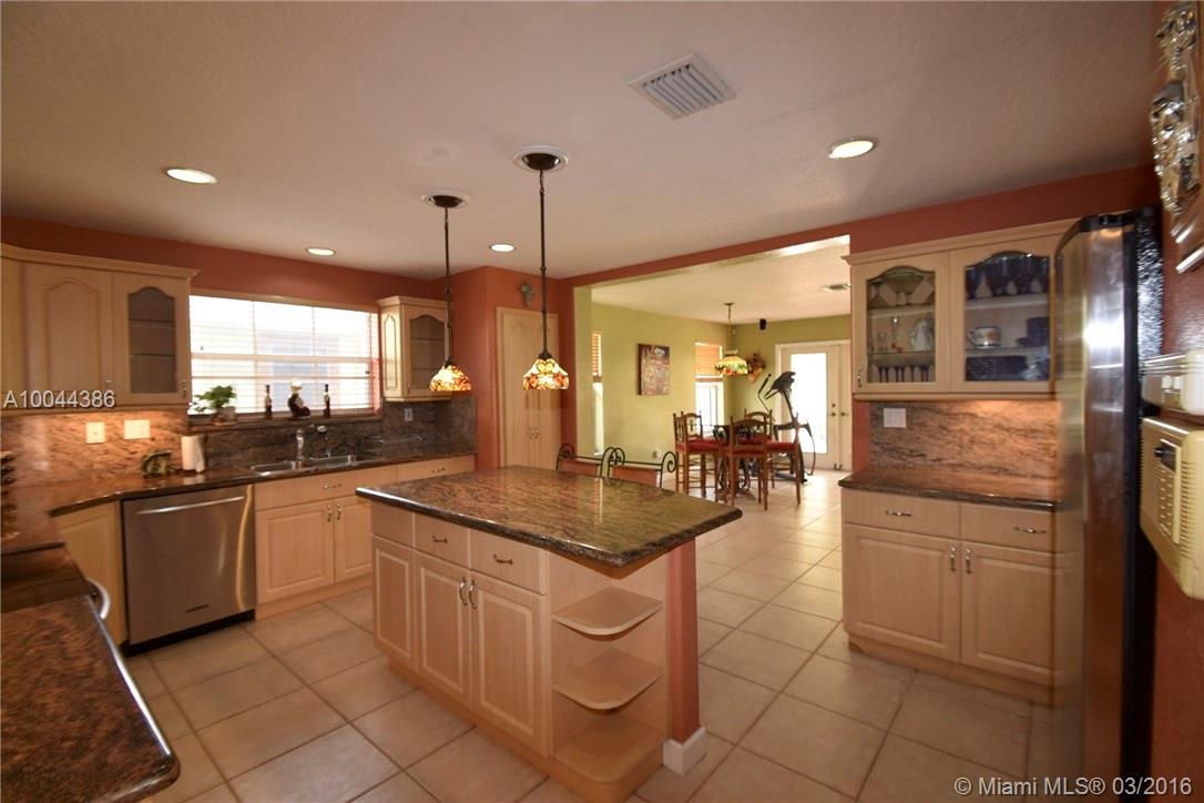 Shoma Homes At Tamiami 04 - Residential