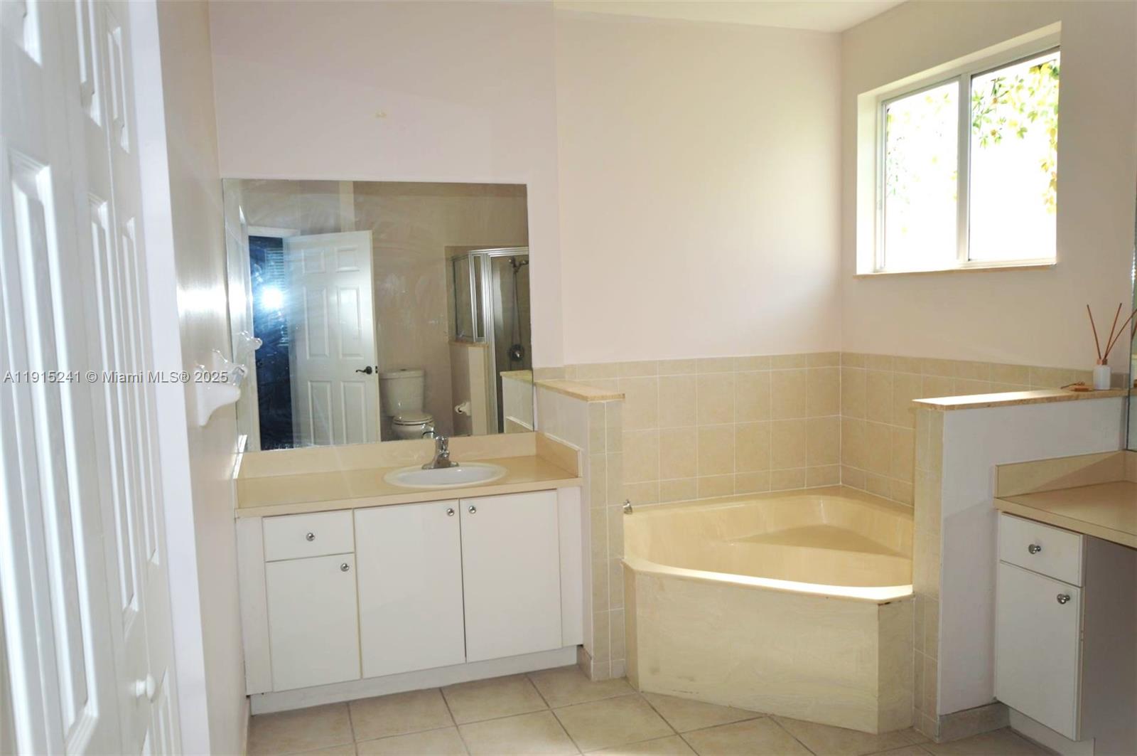 KEYS LANDING - Residential Lease