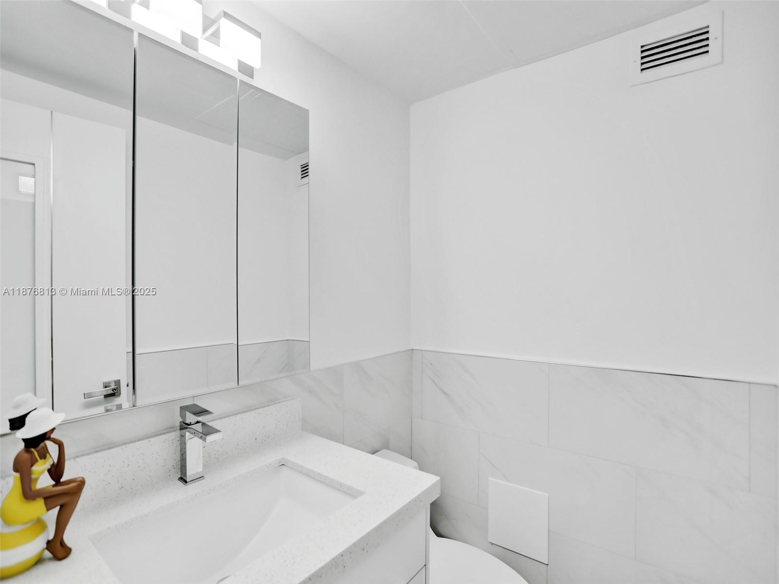 WAVE CONDO - Residential Lease