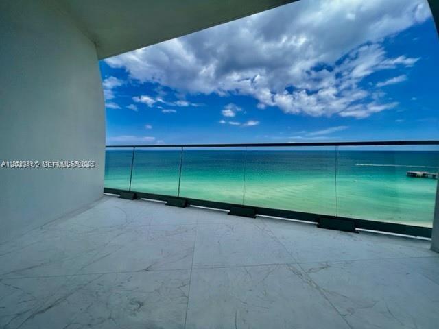 16901 Collins Ave 1104