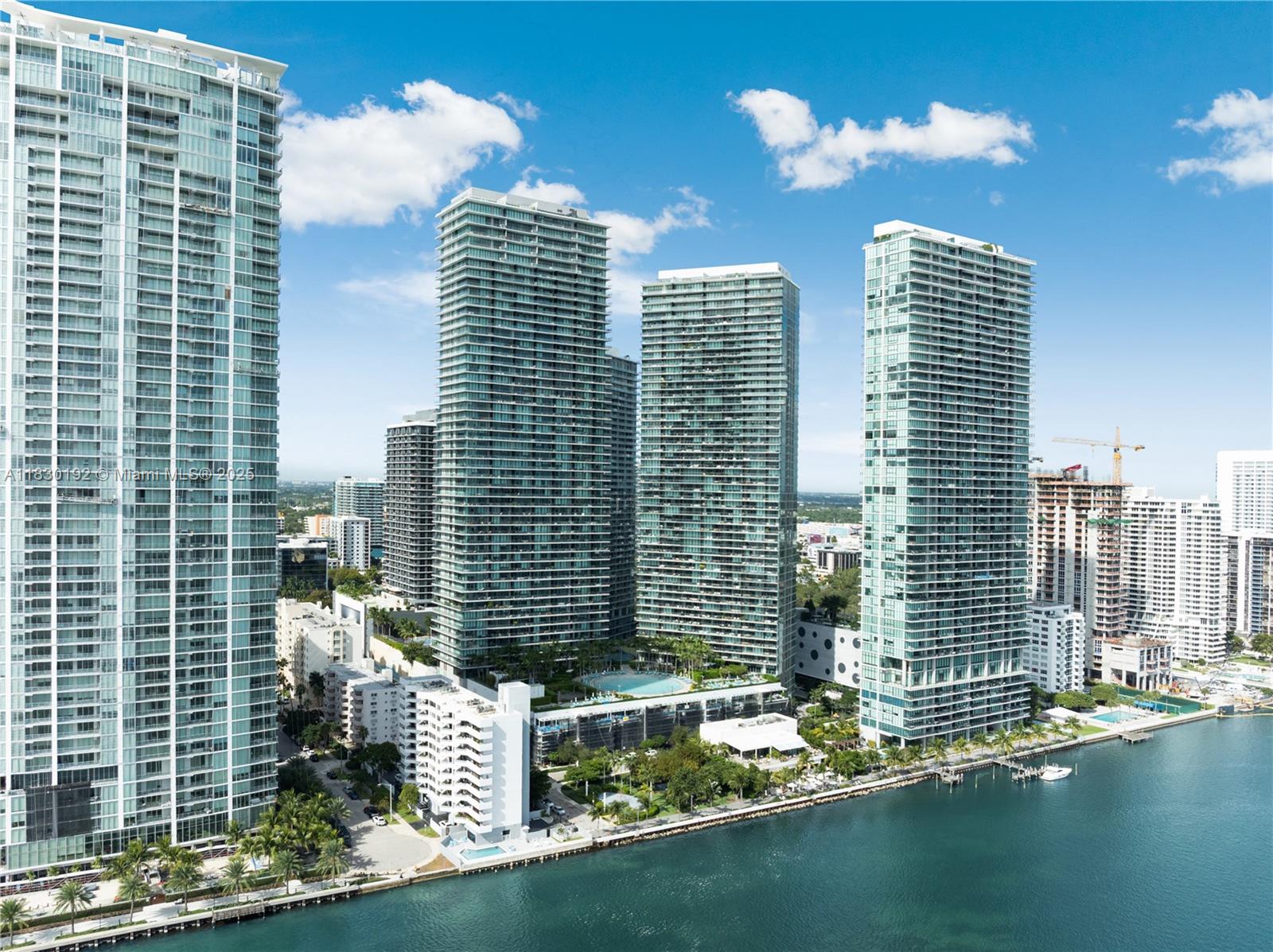 PARAISO BAY CONDO - Residential