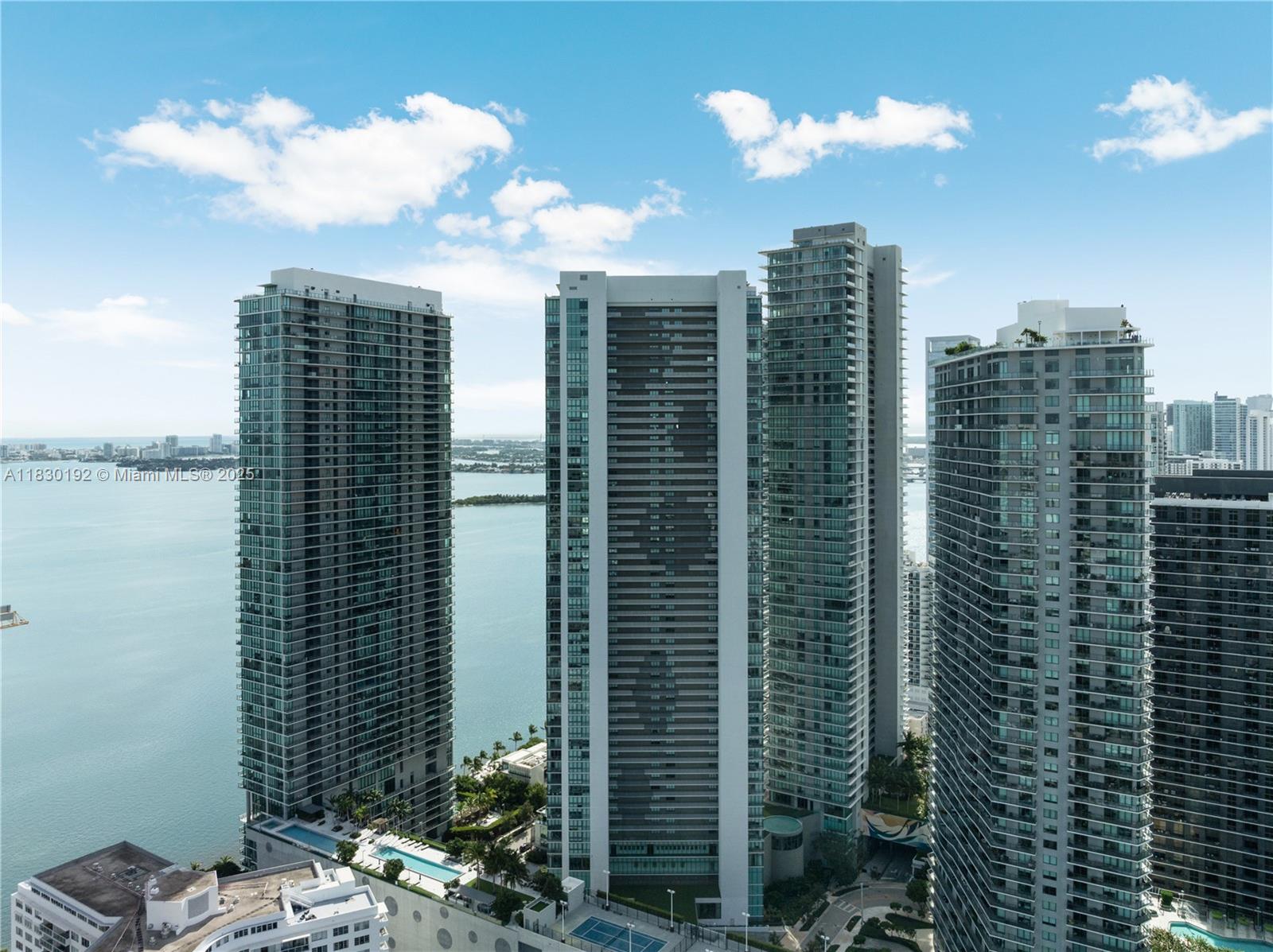 PARAISO BAY CONDO - Residential