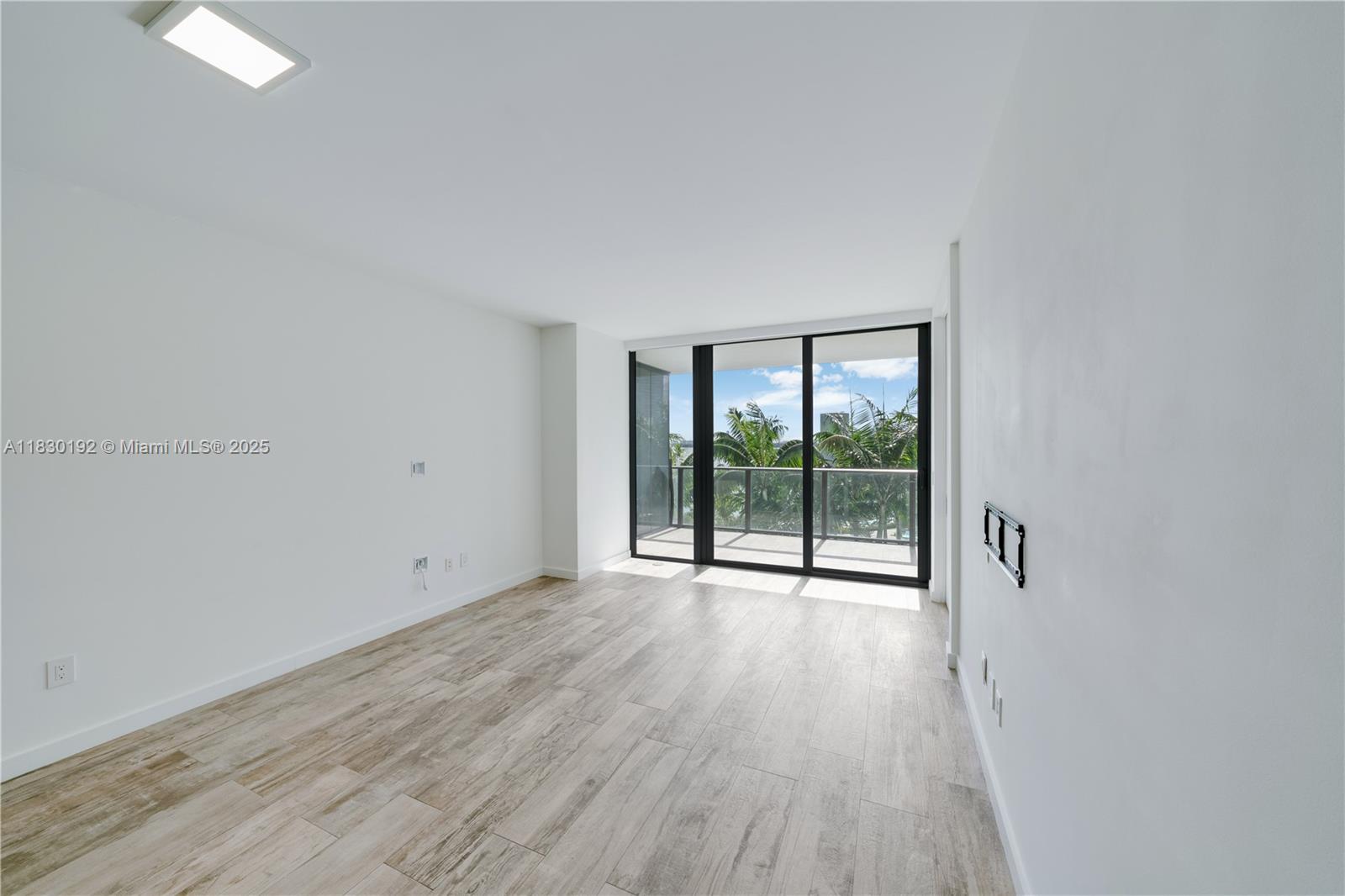 PARAISO BAY CONDO - Residential