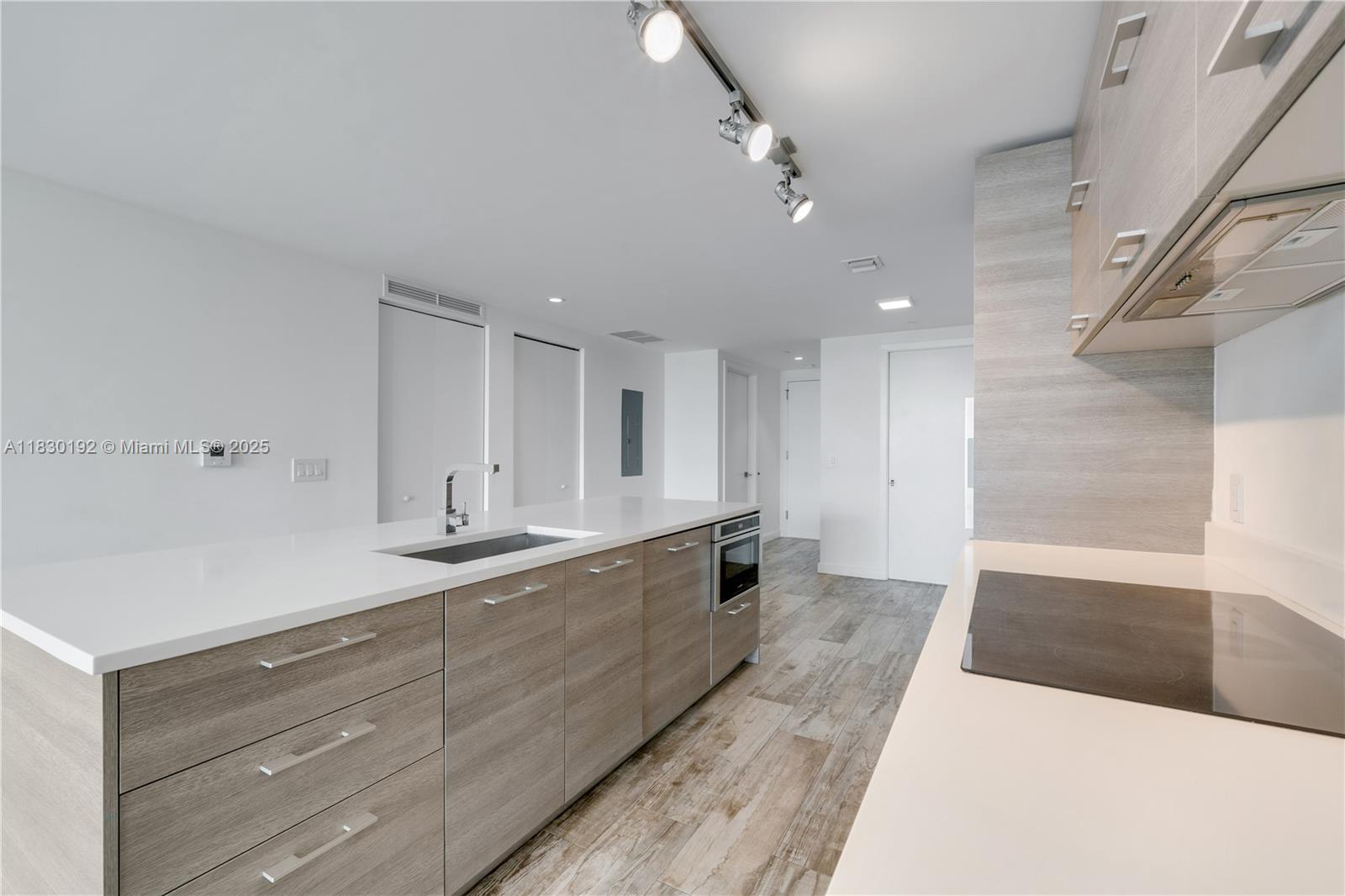 PARAISO BAY CONDO - Residential