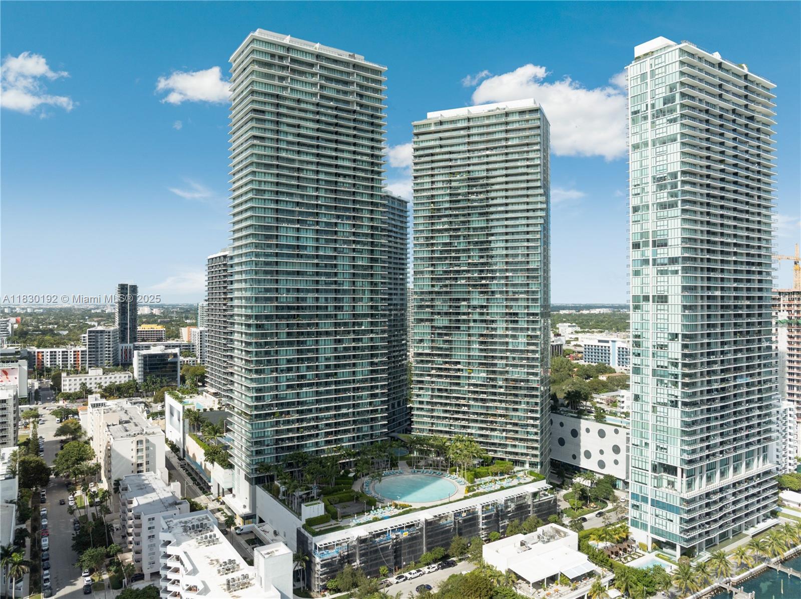 PARAISO BAY CONDO - Residential