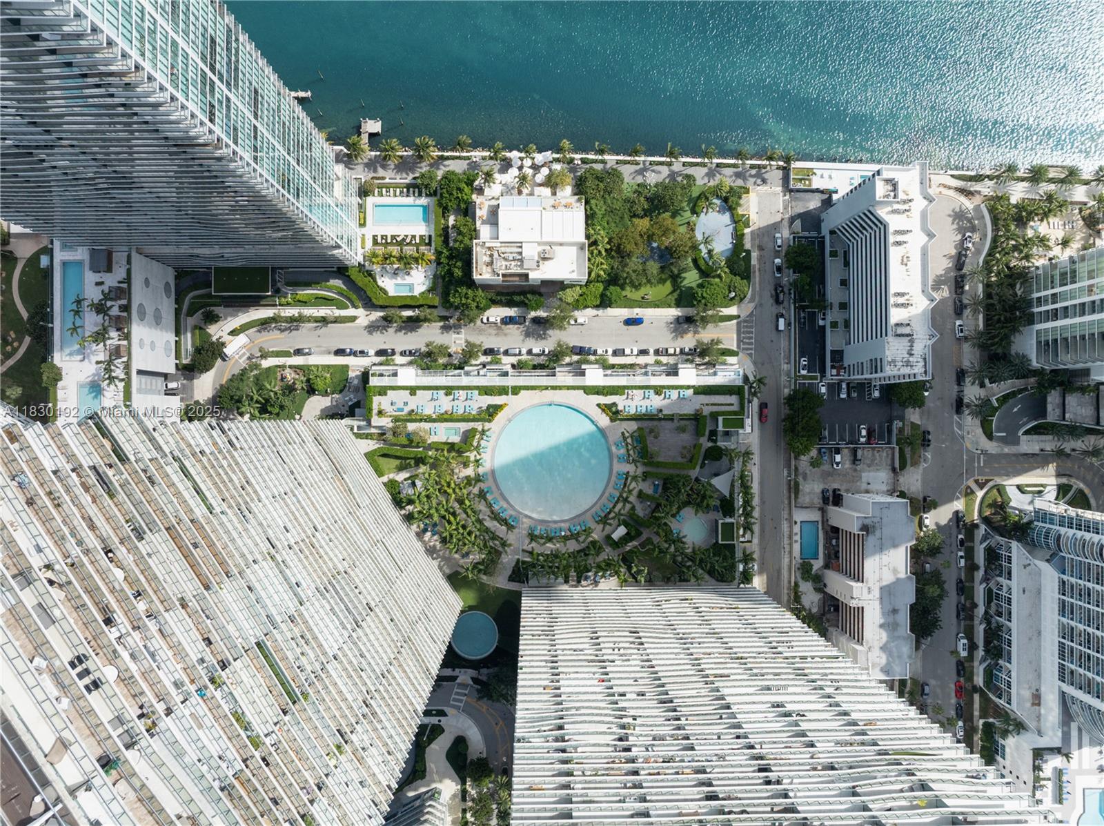 PARAISO BAY CONDO - Residential