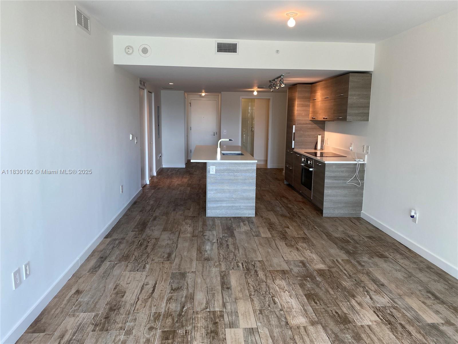 650 NE 32nd St 802