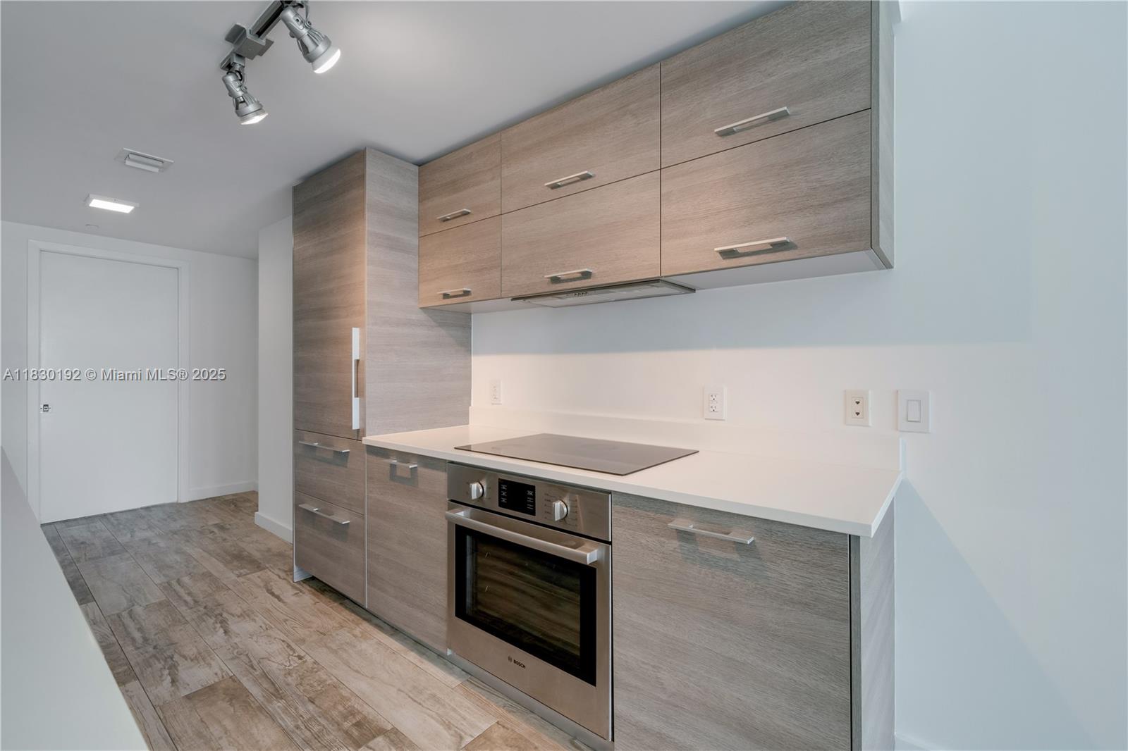 PARAISO BAY CONDO - Residential