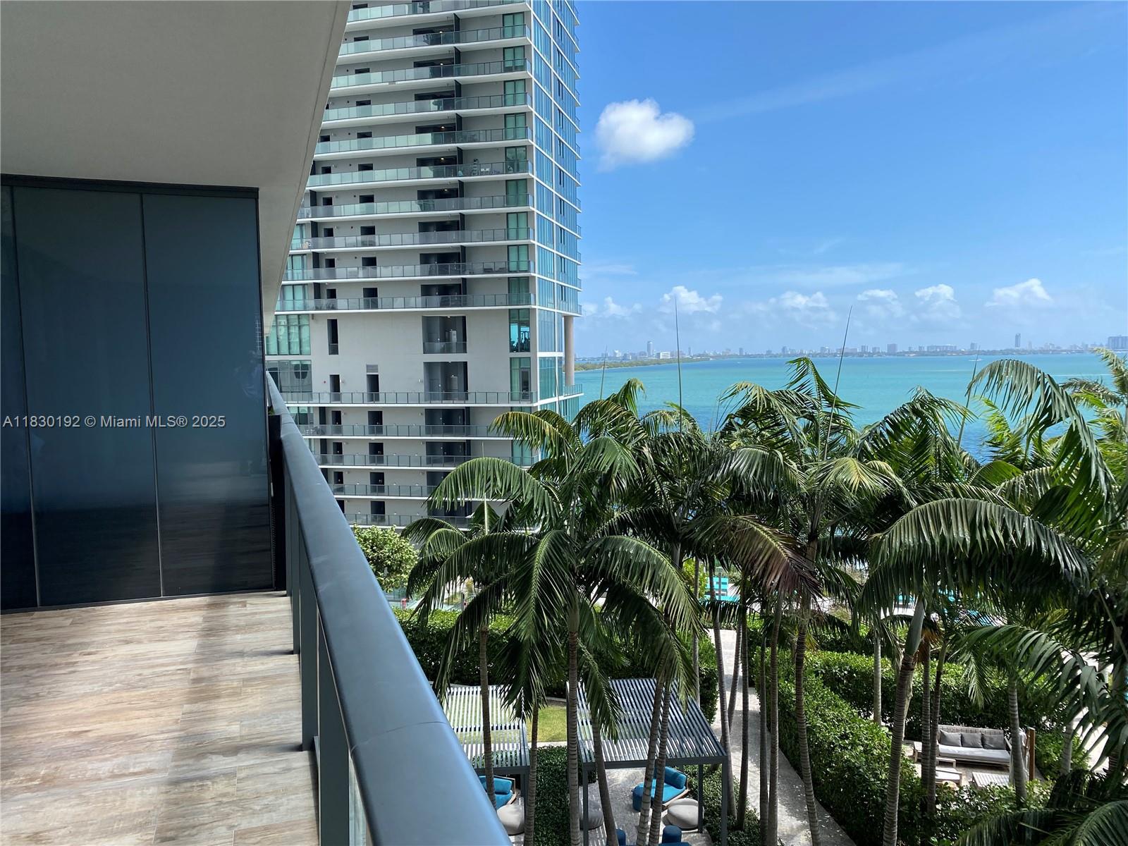 PARAISO BAY CONDO - Residential