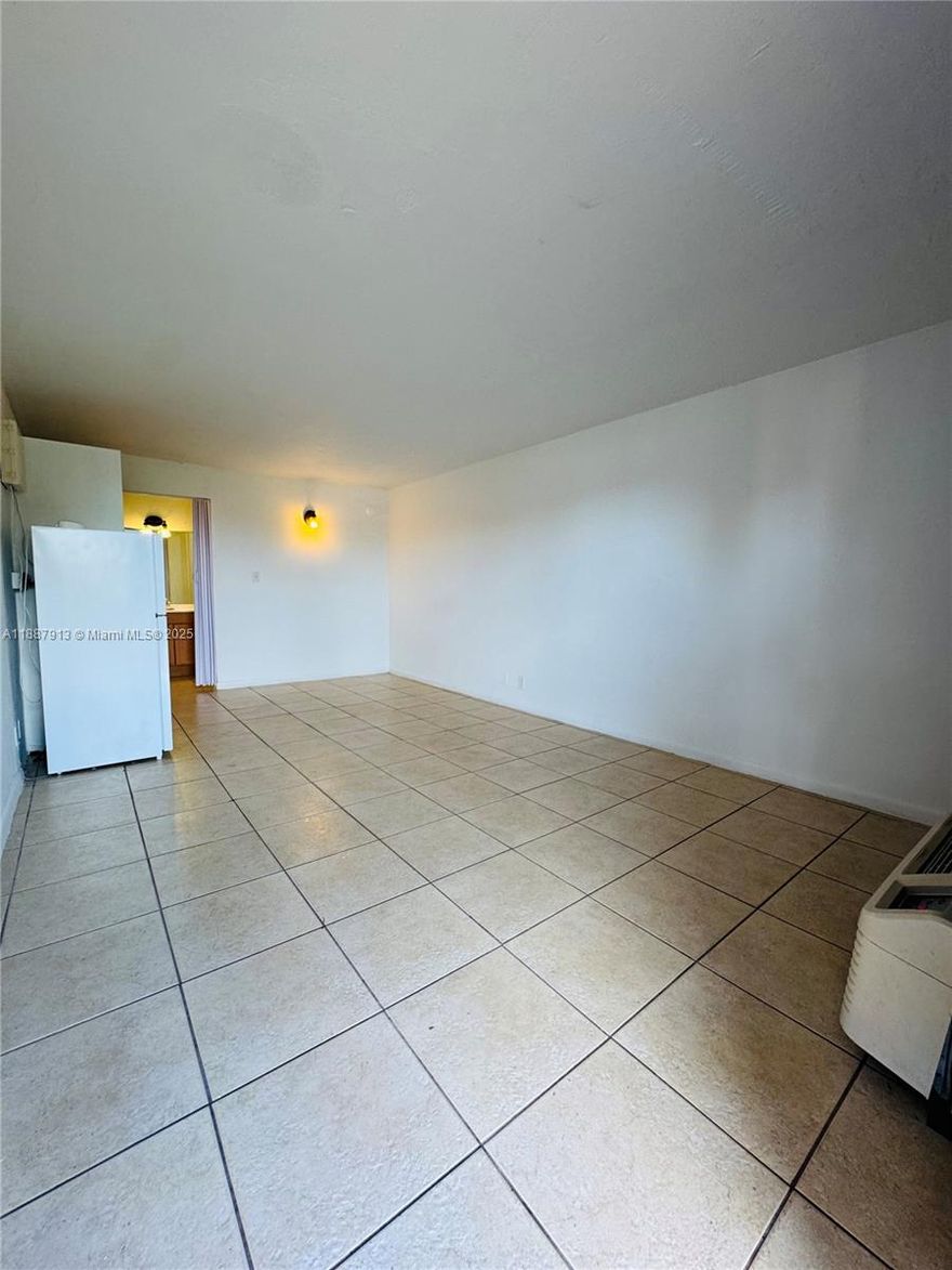 Condo-Resort unit in an excellent location. Just minutes away from Disney World, Shopping stores, major highways, Posner Park Mall just across the street with plenty of stores and also restaurants. Complex including as amenities two pools, gazebo area, sauna, shared laundry facility, basketball court. HOA fee included electricity, water, garbage. This is a great opportunity for either rental income, as a vacation home or primary home.