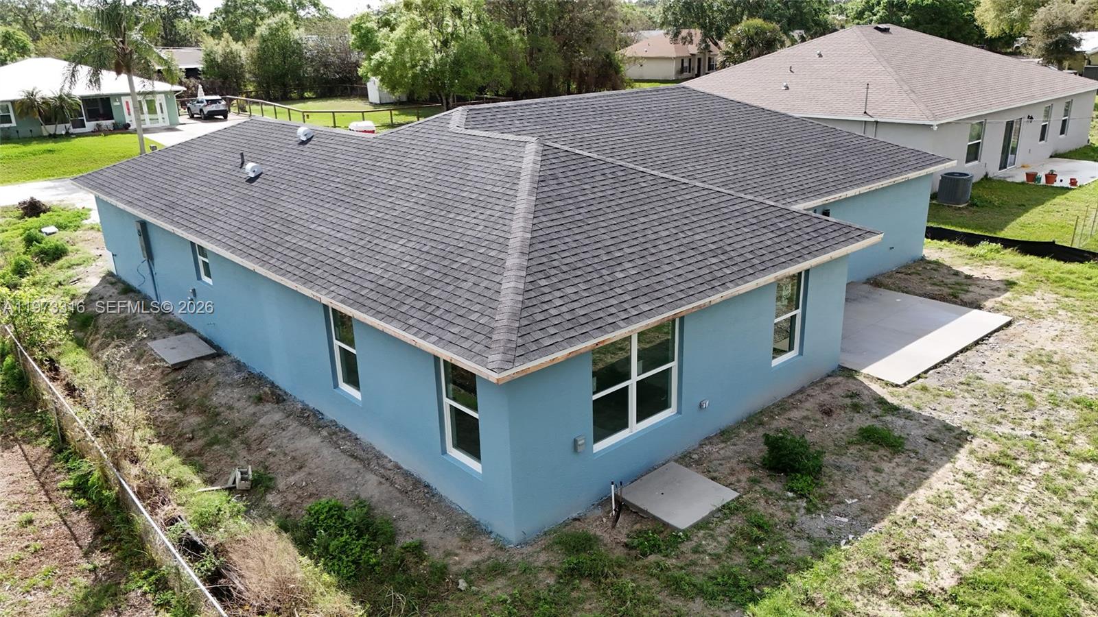 VERO LAKE ESTATES UNIT H- - Residential