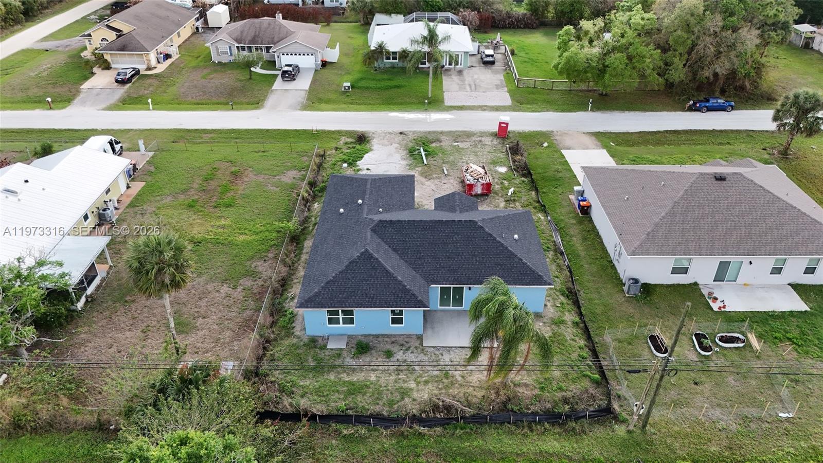 VERO LAKE ESTATES UNIT H- - Residential