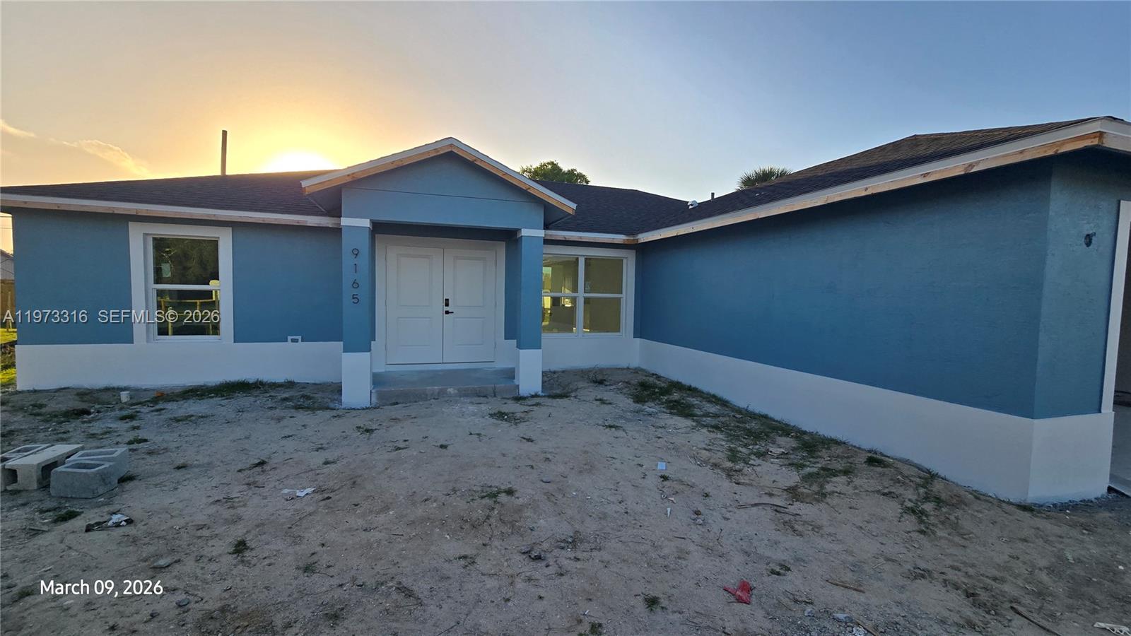 VERO LAKE ESTATES UNIT H- - Residential