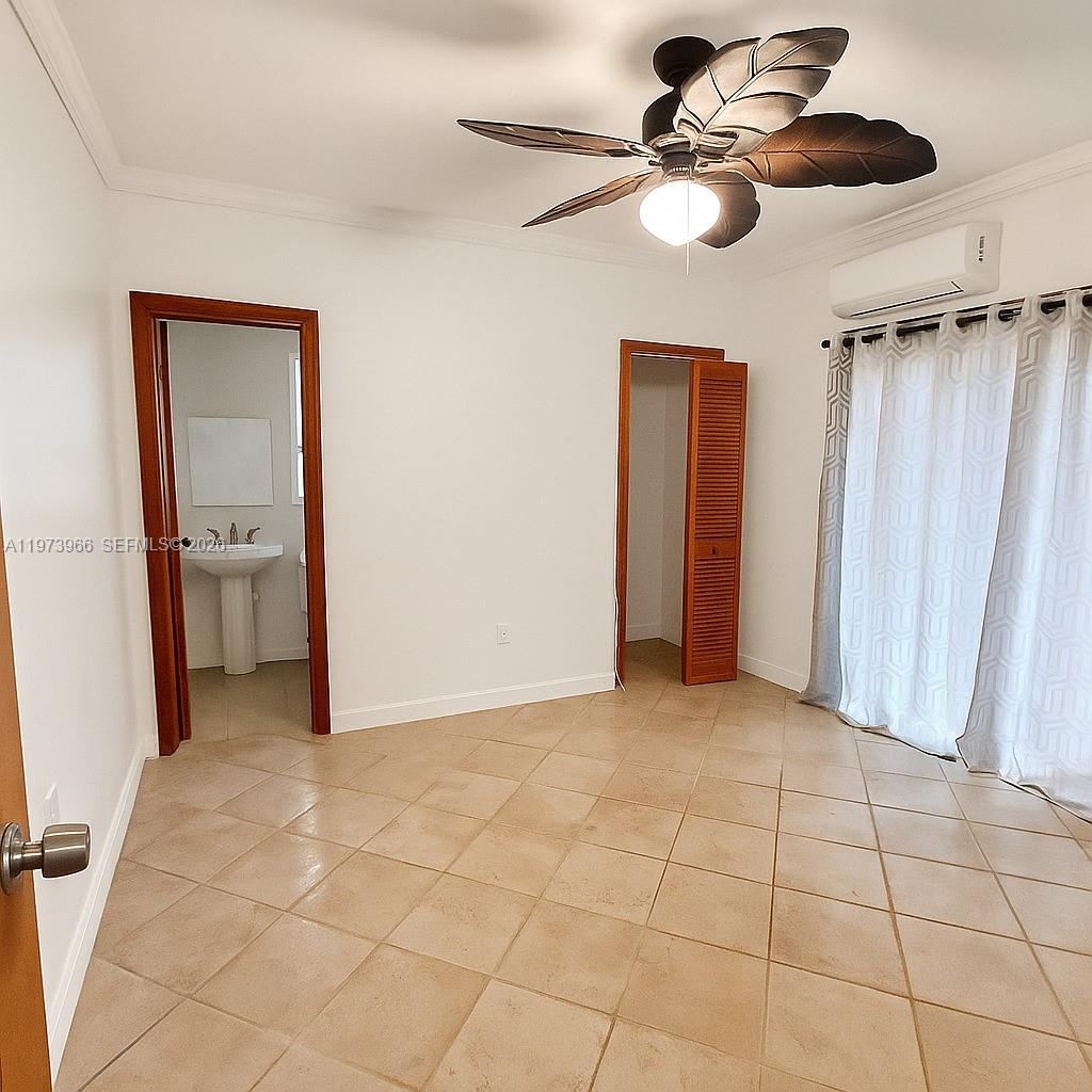 1915 Country Club Prado