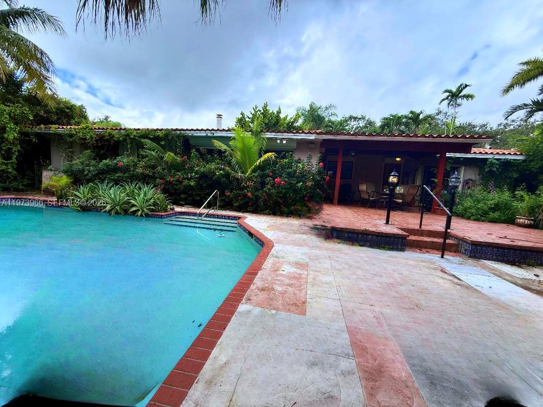 CORAL GABLES SEC E - Residential