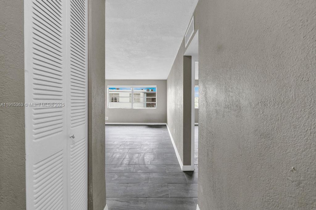 WINDWARD CONDO - Residential