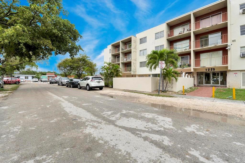 WINDWARD CONDO - Residential