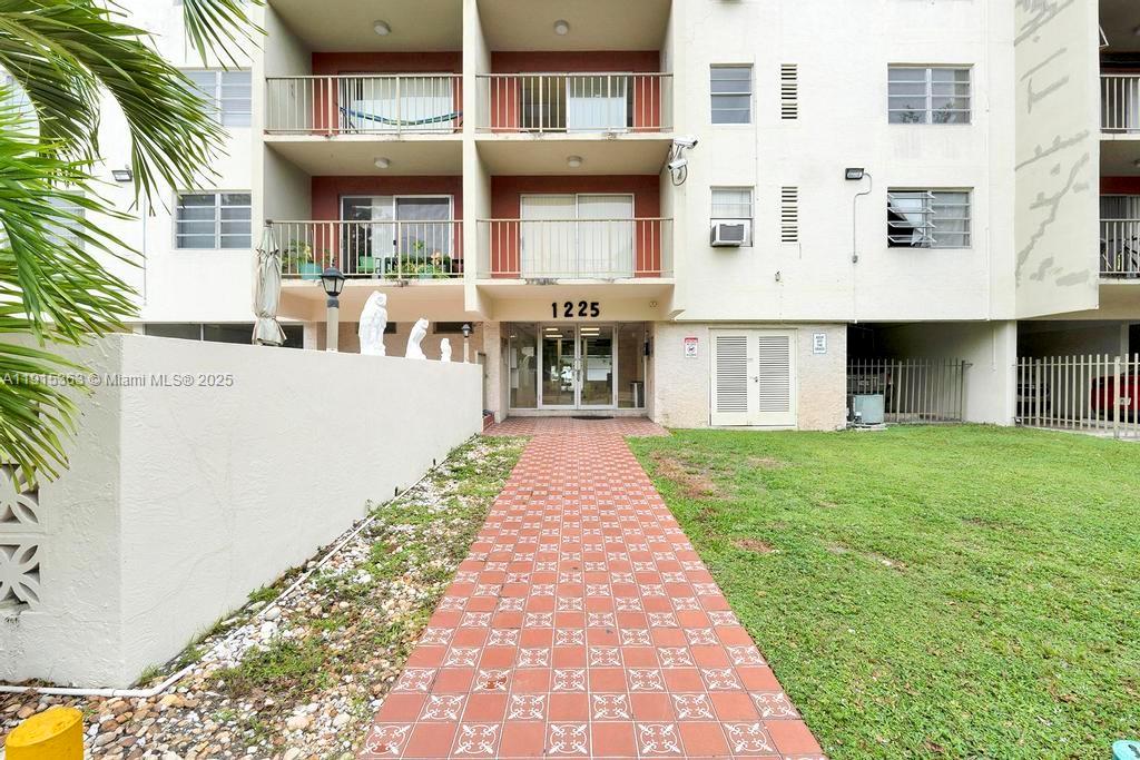 WINDWARD CONDO - Residential