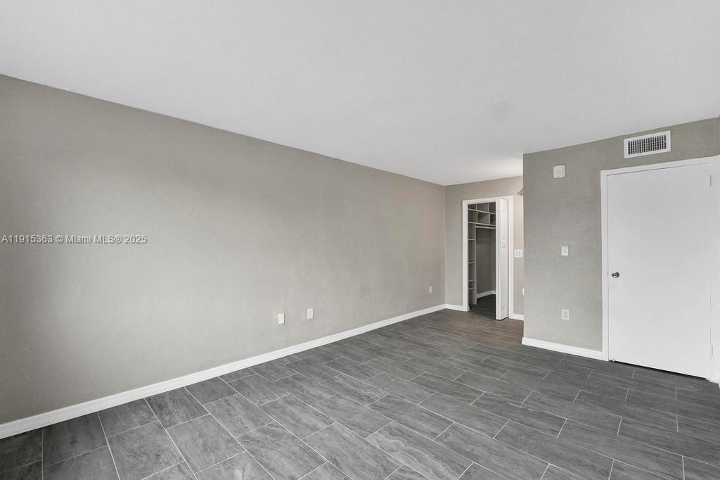 WINDWARD CONDO - Residential