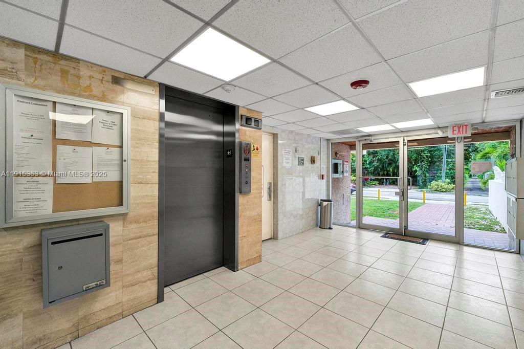 WINDWARD CONDO - Residential