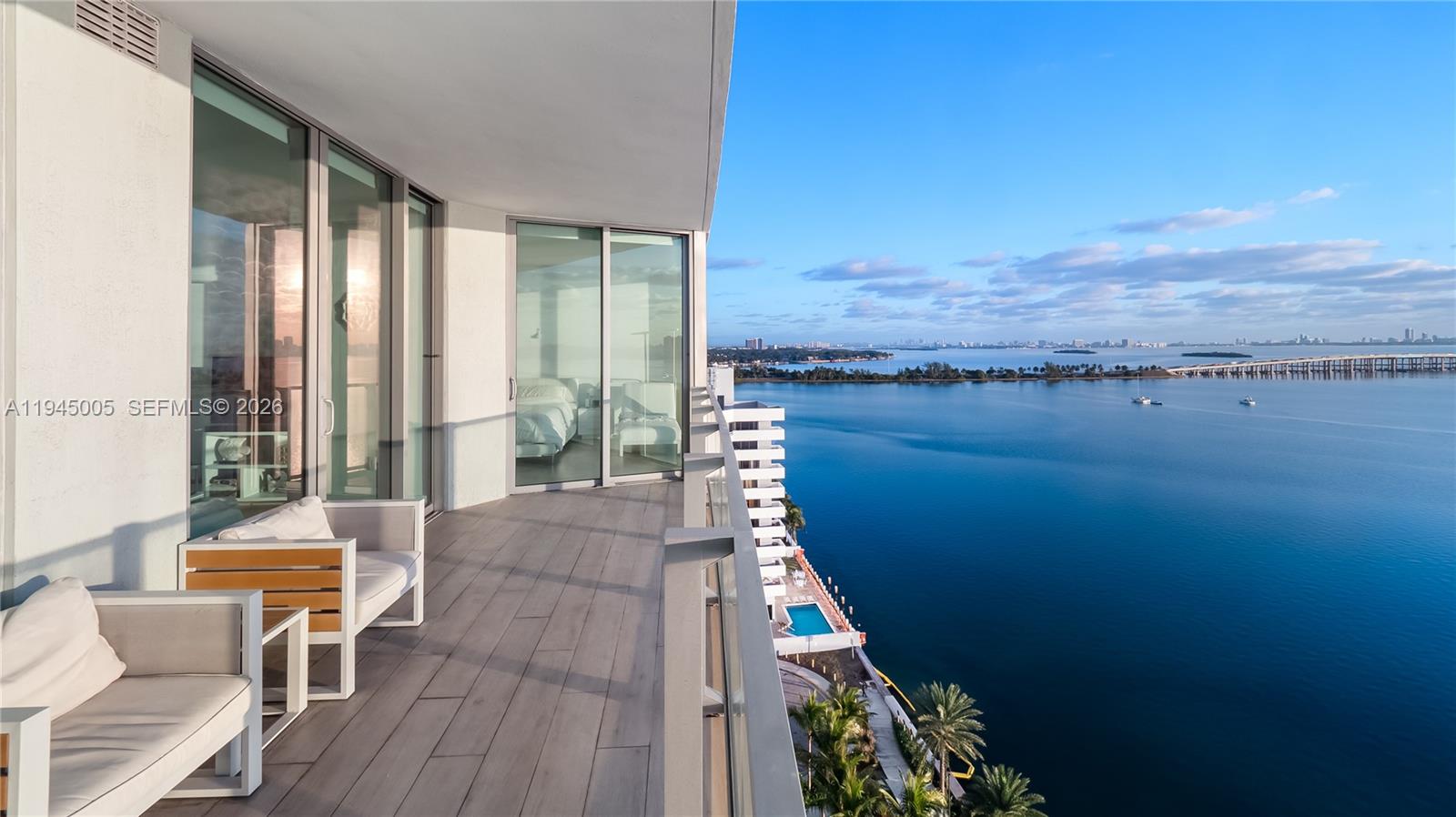 2900 NE 7th Ave 1105