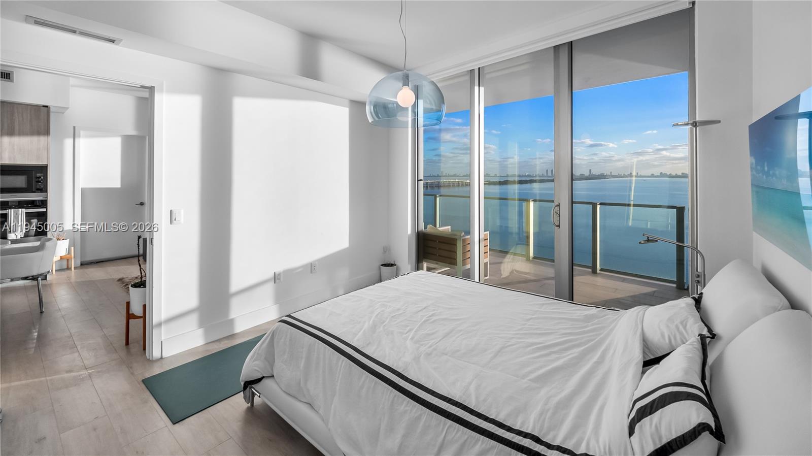 2900 NE 7th Ave 1105