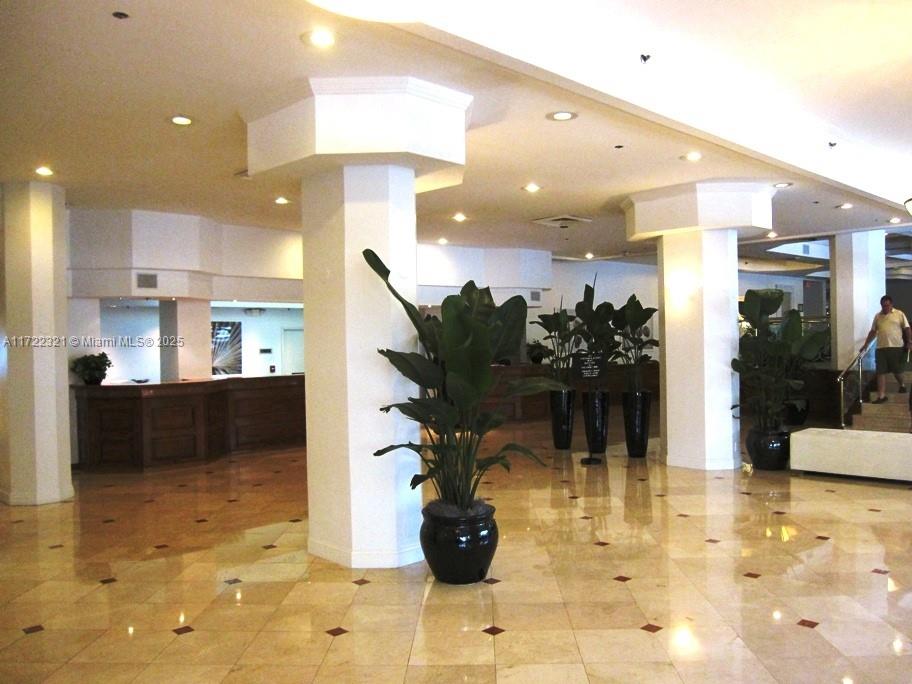 THE DECOPLAGE CONDO - Residential Lease