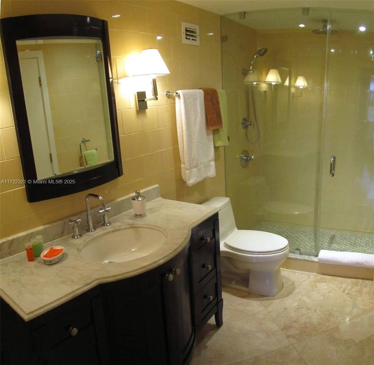 THE DECOPLAGE CONDO - Residential Lease