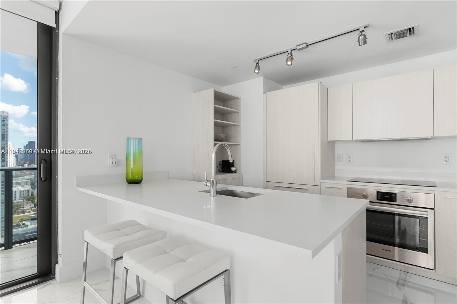 PARAISO BAYVIEWS CONDO - Residential Lease