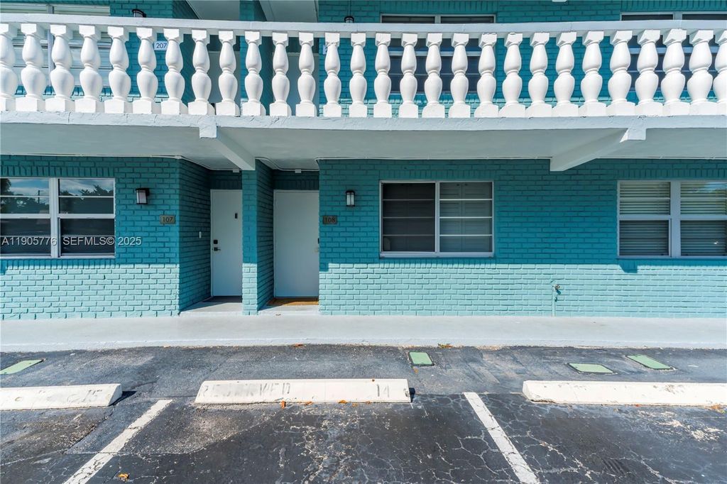 Photo of 801 NE 18th Ct #108, Fort Lauderdale, FL 33305 (MLS # A11905776)