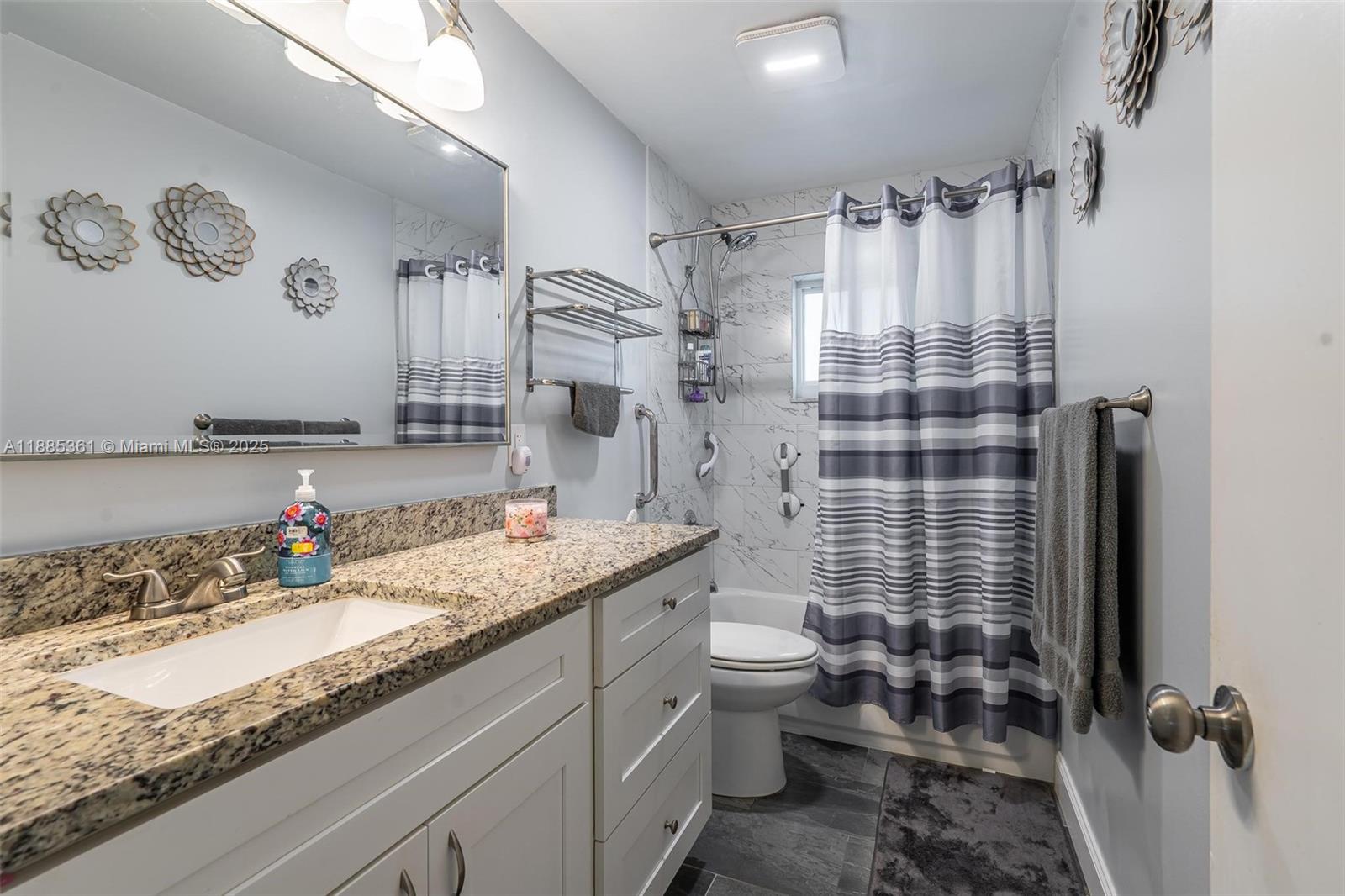 LAUDERDALE WEST 2 SEC - Residential
