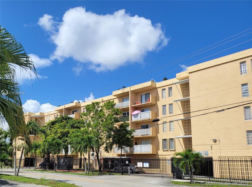 BEAUTIFUL APARTMENT ALL REMODELED IN GOOD LOCATION ,WASHER AND DRYER IN THE UNIT