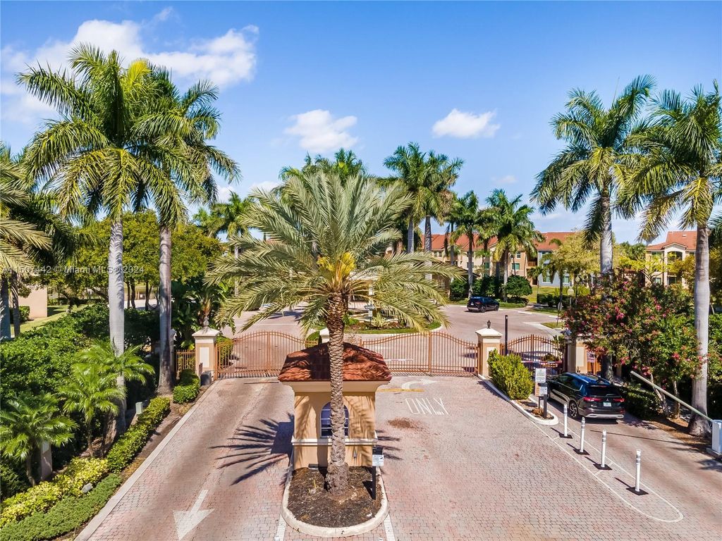 Photo of 1308 Villa Circle #1308, Boynton Beach, FL 33435 (MLS # A11507442)