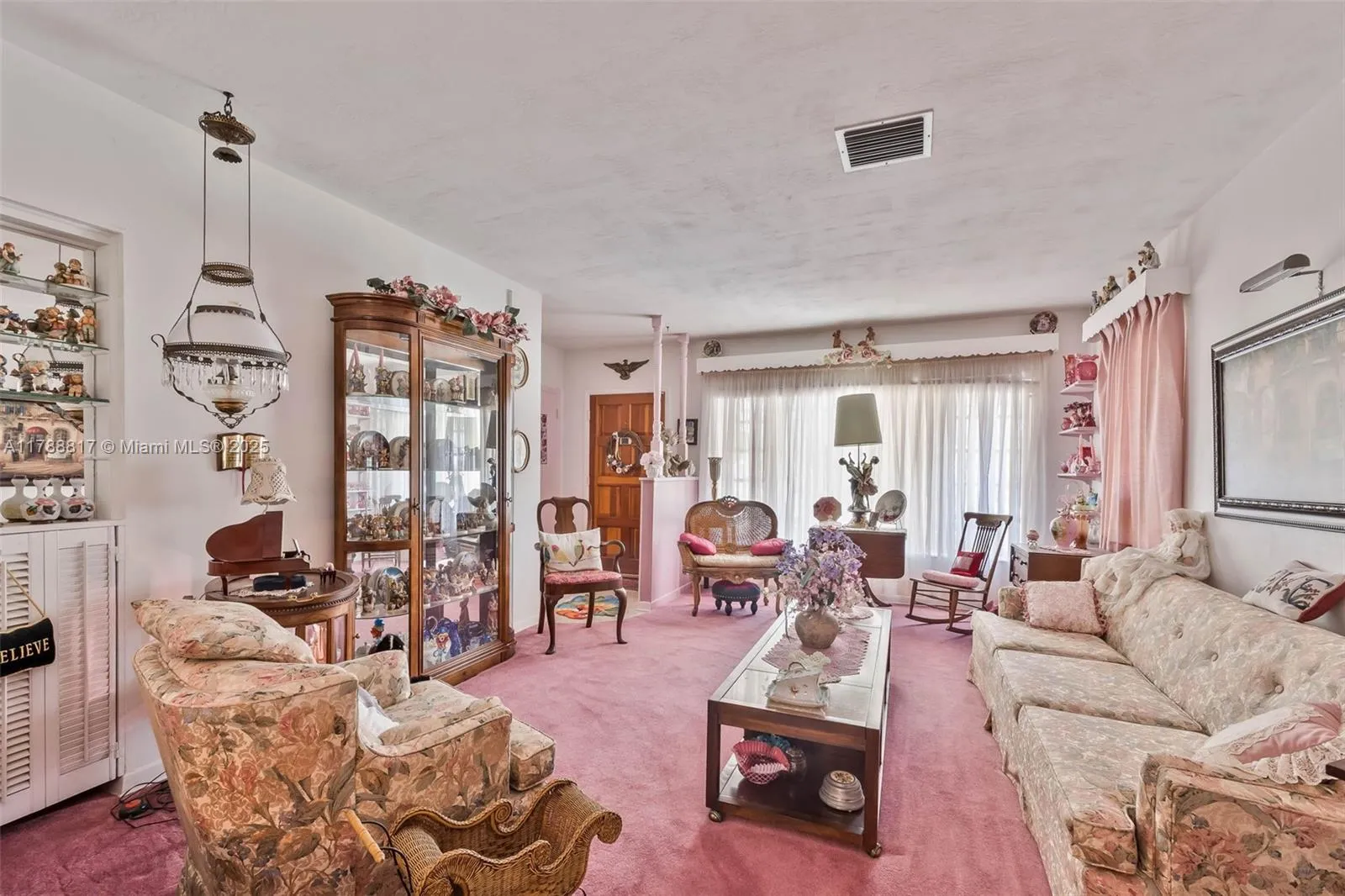 Cutler Bay, Florida 33189, United States, 3 Bedrooms Bedrooms, ,2 BathroomsBathrooms,Residential,Pending,113688