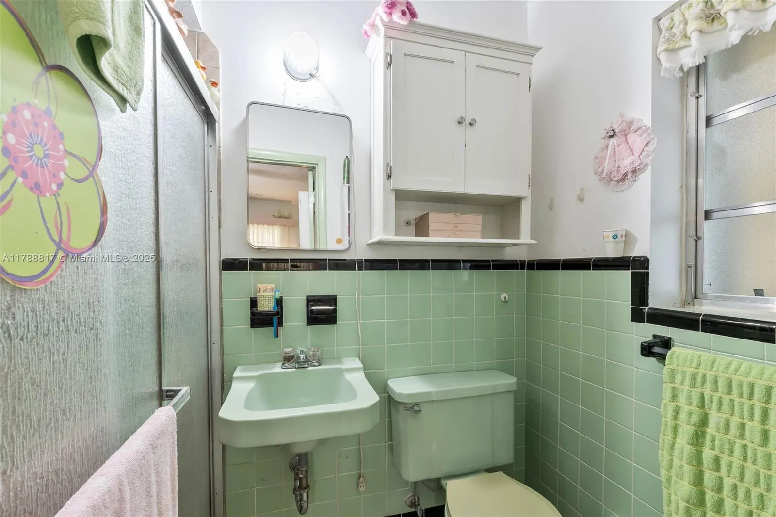 Cutler Bay, Florida 33189, United States, 3 Bedrooms Bedrooms, ,2 BathroomsBathrooms,Residential,Pending,113688