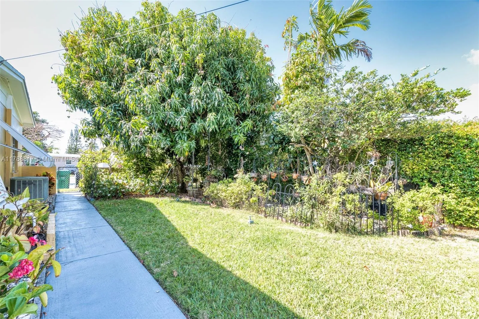 Cutler Bay, Florida 33189, United States, 3 Bedrooms Bedrooms, ,2 BathroomsBathrooms,Residential,Pending,113688