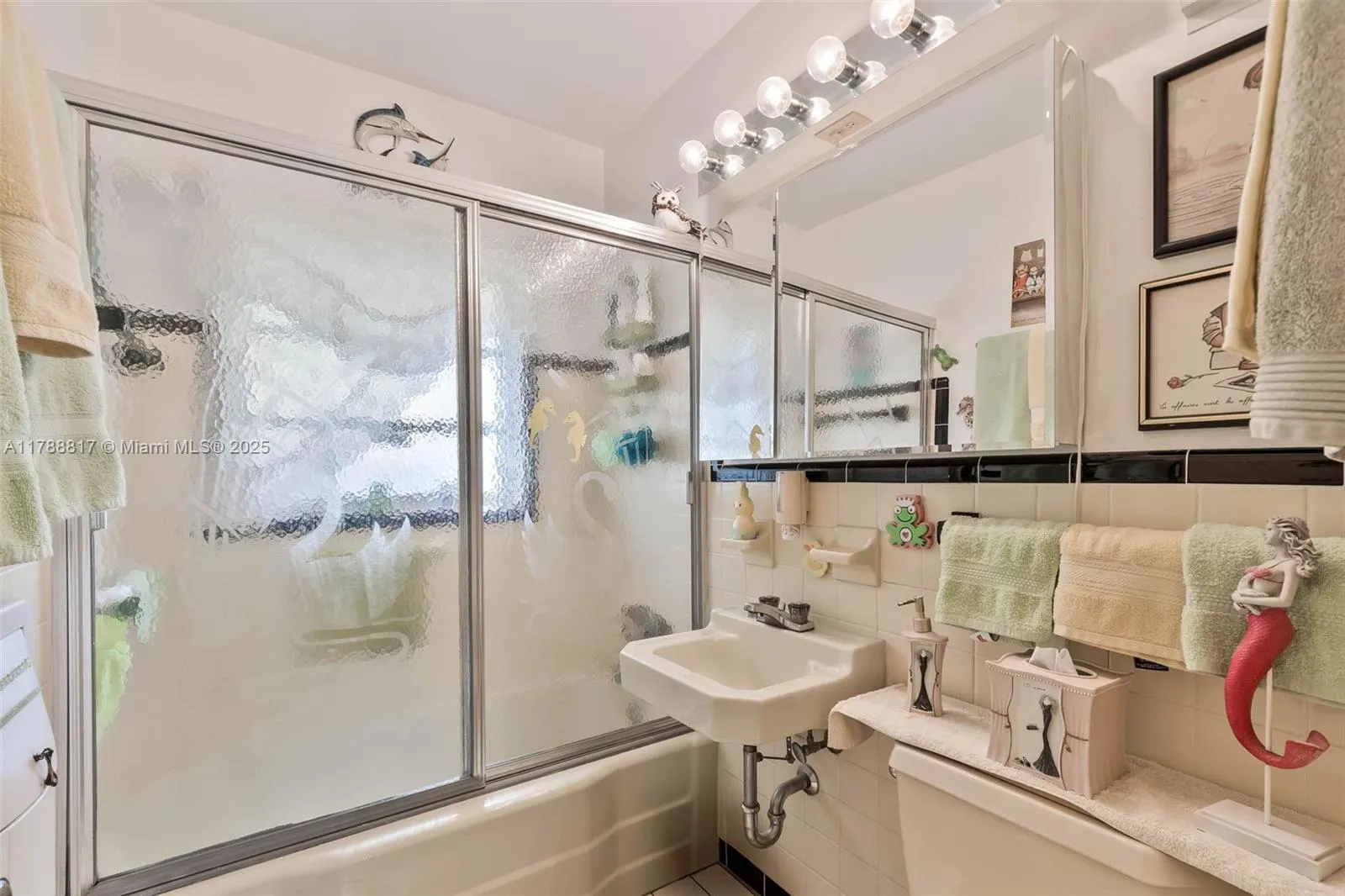 Cutler Bay, Florida 33189, United States, 3 Bedrooms Bedrooms, ,2 BathroomsBathrooms,Residential,Pending,113688