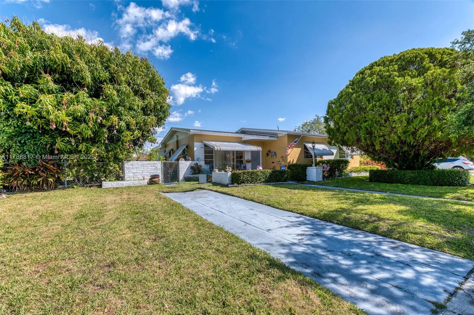 Cutler Bay, Florida 33189, United States, 3 Bedrooms Bedrooms, ,2 BathroomsBathrooms,Residential,Pending,113688