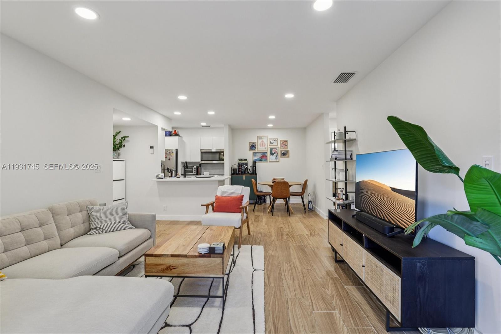 SUNDANCE AT DAVIE CONDO - Residential Lease