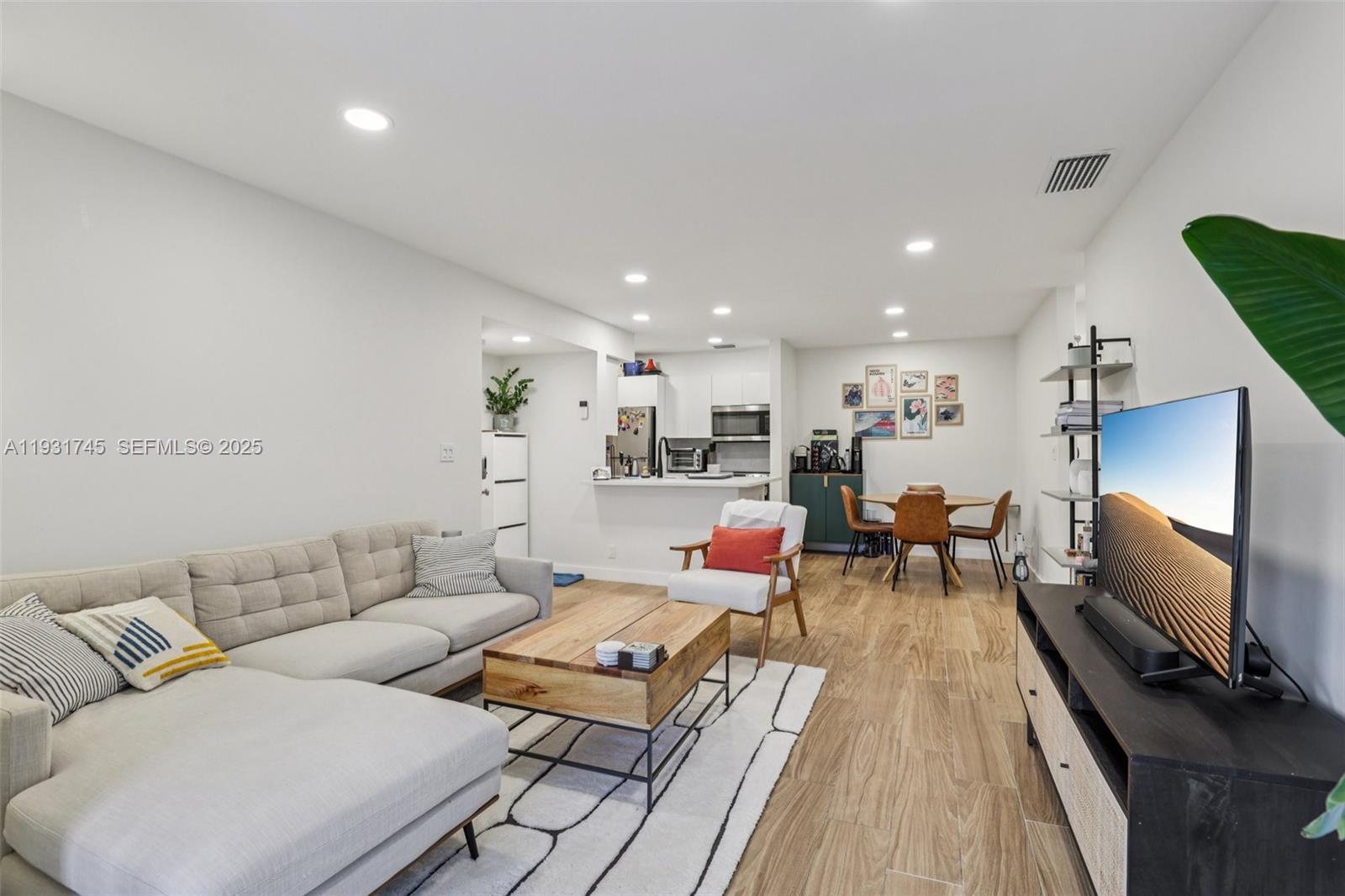 SUNDANCE AT DAVIE CONDO - Residential Lease