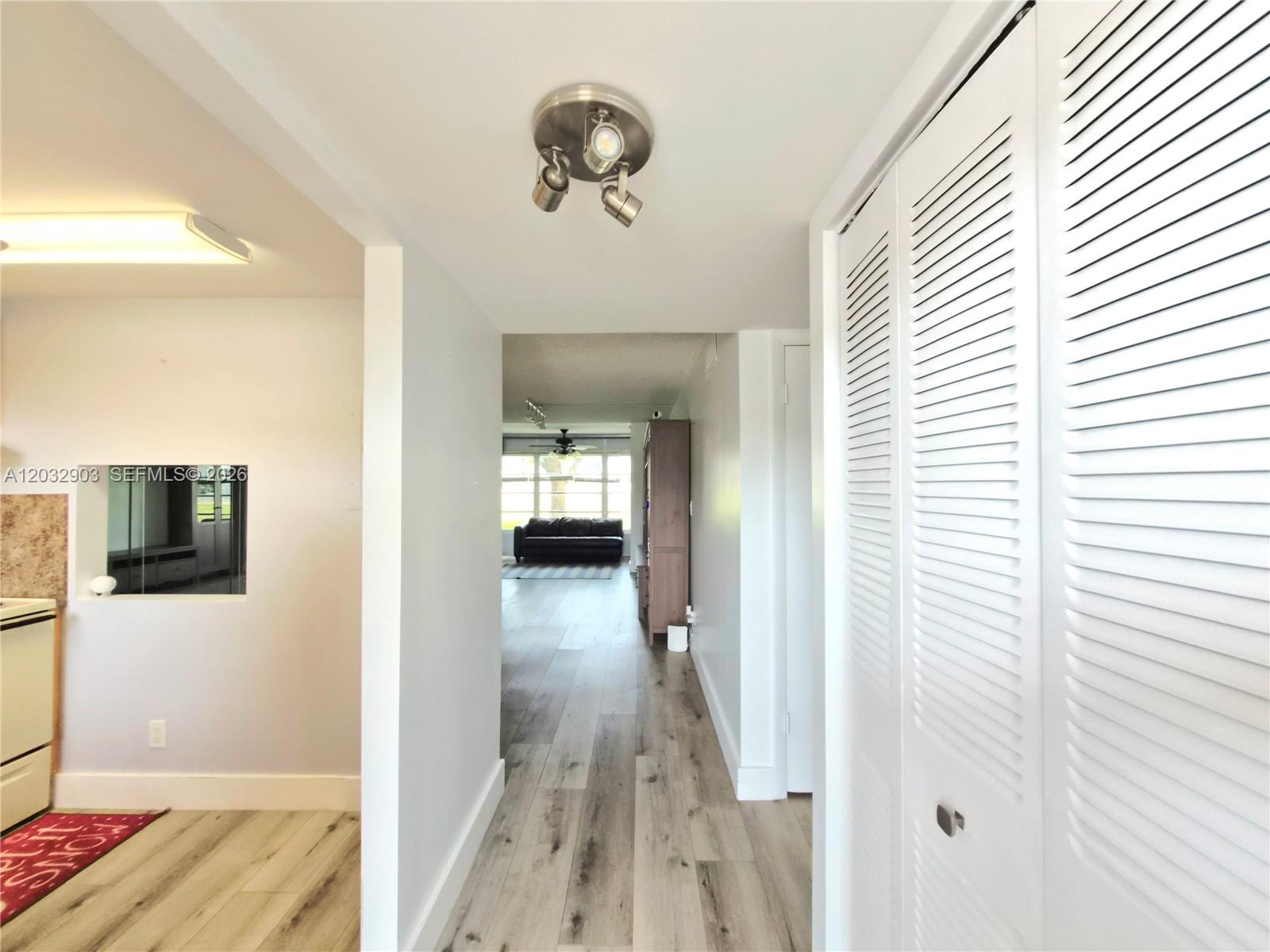 9041 Sunrise Lakes Blvd 106, Sunrise FL 33322